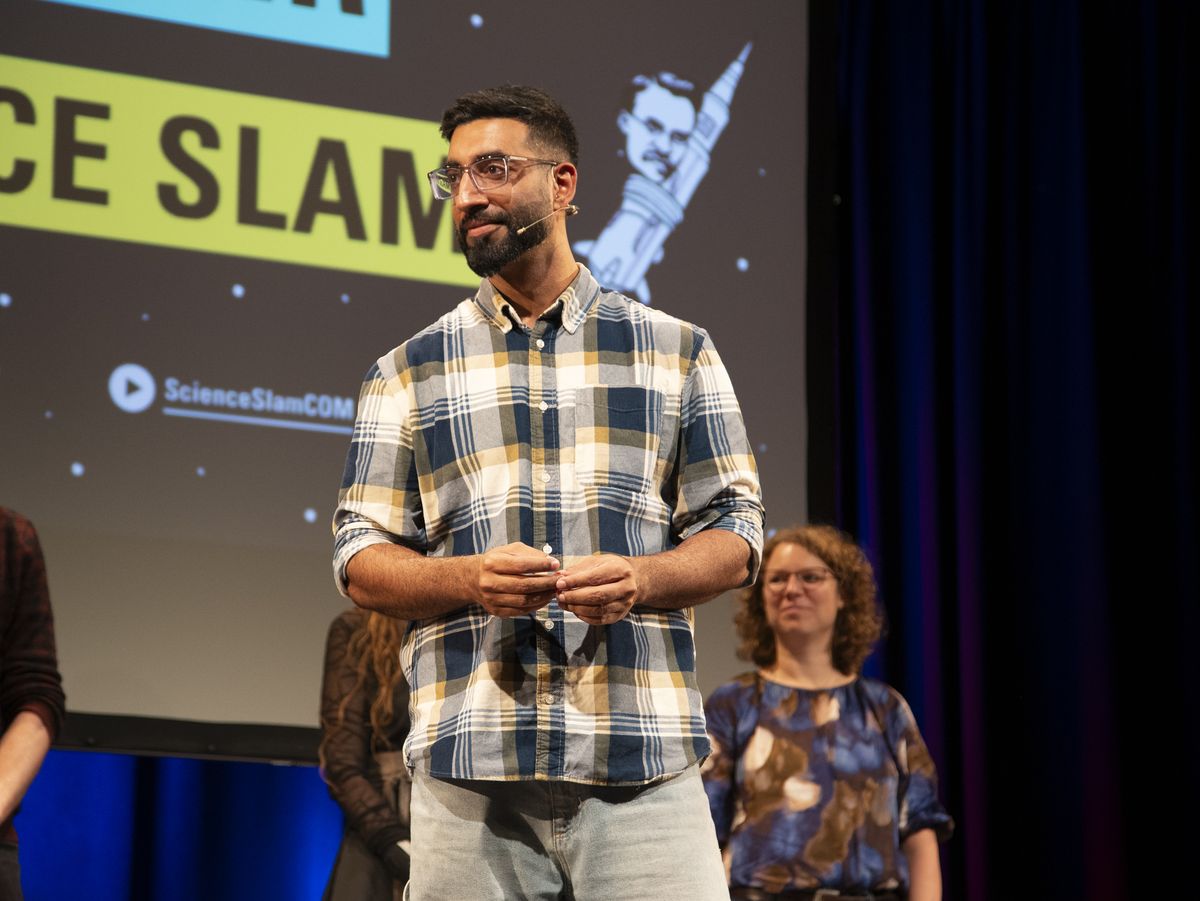 Ananya Singh on stage at Bonner Science Slam