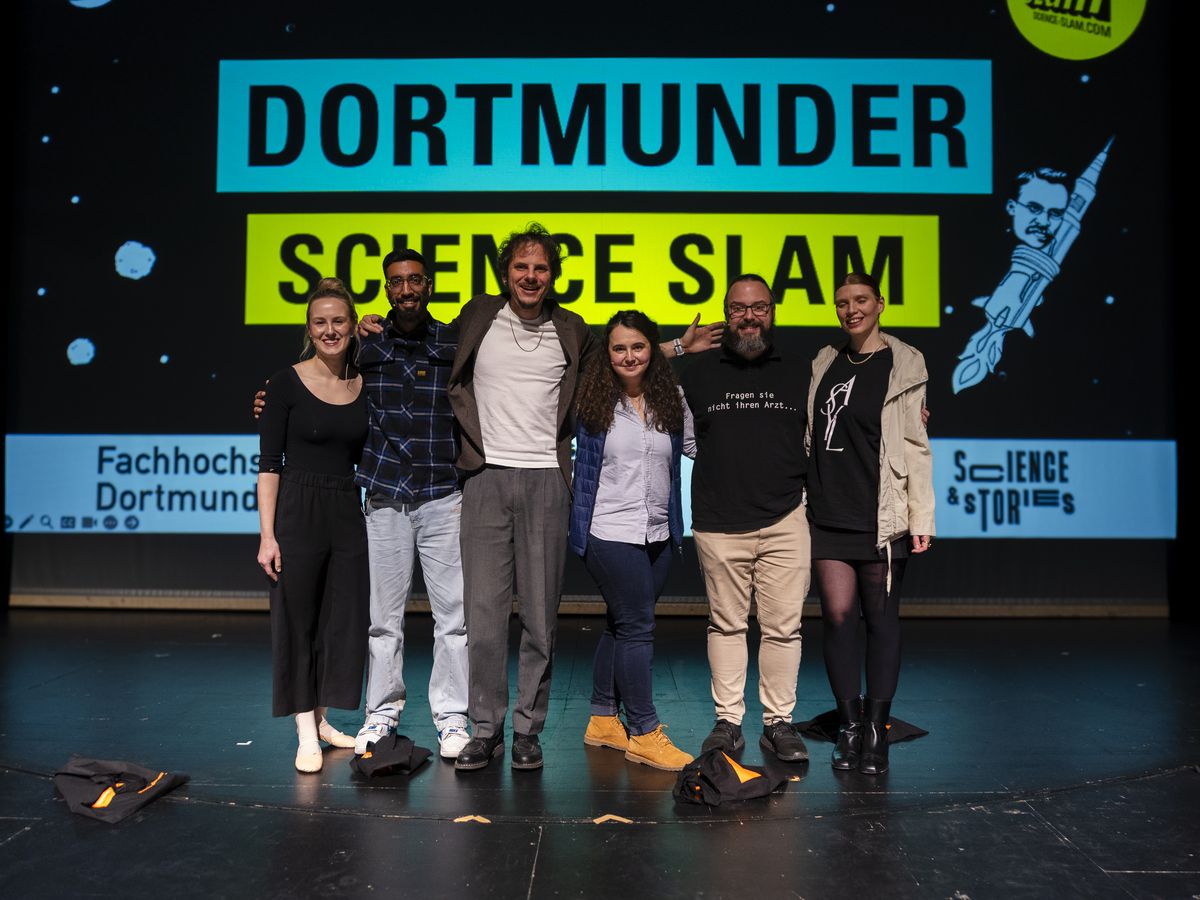 Dortmunder Science Slam group on stage